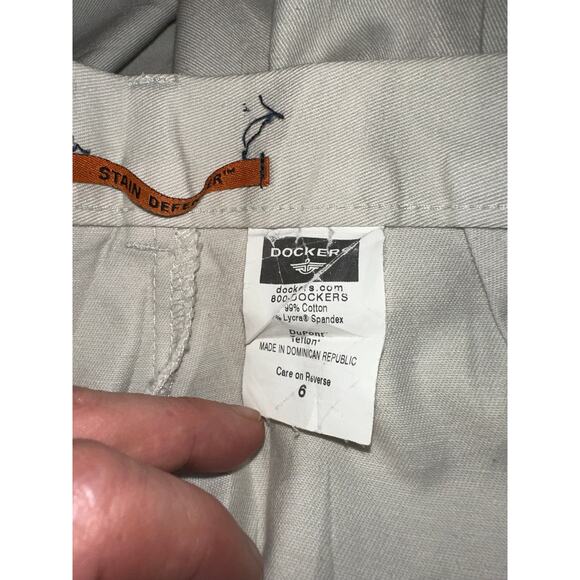 NWT URBAN RENEWAL URBAN OUTFITTERS UPCYCLED KHAKI PATCHWORK SHORTS - Picture 9 of 10